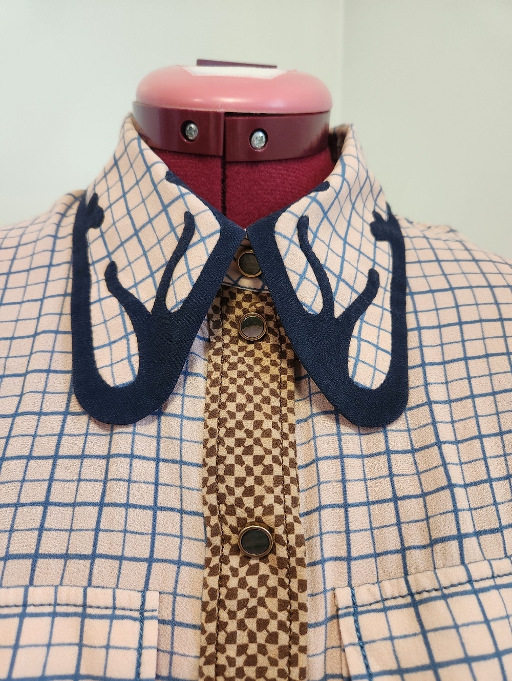 Chloe 100% Silk Snap Front Blouse (2020 Fall/Winter Runway Collection) - Picture 4 of 12